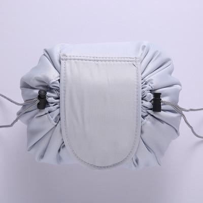Make-up Bag Pro – Kokoontaitettava ja tilaa säästävä meikkipussi matkalle ja kotiin