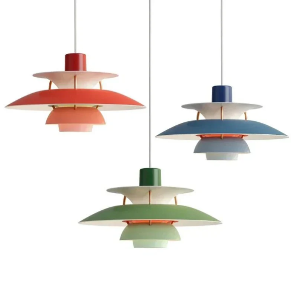 AuraLuxe moderni kattovalaisin – Himmennettävä LED-valo, elegantti metallirakenne, helppo asennus