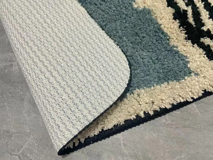 Luxury Handmade Bath Mat with Abstract Design for Stylish Bathrooms