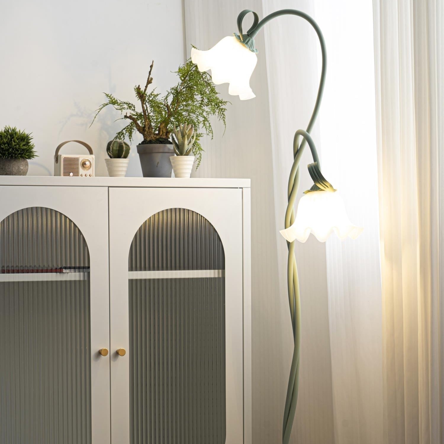 Flowers LED Floor Lamp with Matte Green Finish