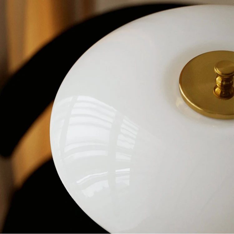 LED-pöytälamppu Moderni Tanskalainen Design