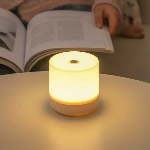 Lumina Touch LED -yövalo – Kompakti ja tyylikäs USB-pöytälamppu