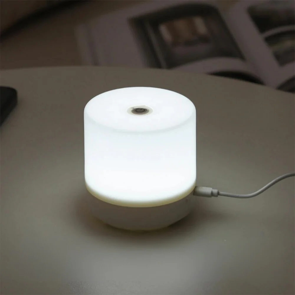 Lumina Touch LED -yövalo – Kompakti ja tyylikäs USB-pöytälamppu