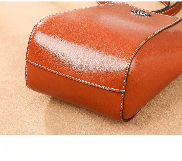 Retro Crossbody Leather Bag™ – Ajaton Tyyli ja Käytännöllisyys Yhdessä