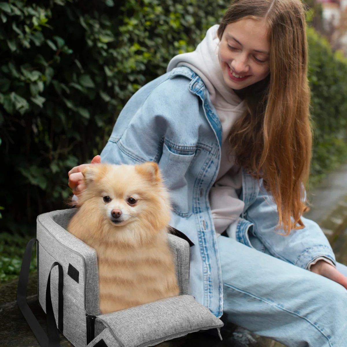 Pet Car Bag™ – Mukava ja turvallinen käsinojapeti lemmikeille autossa