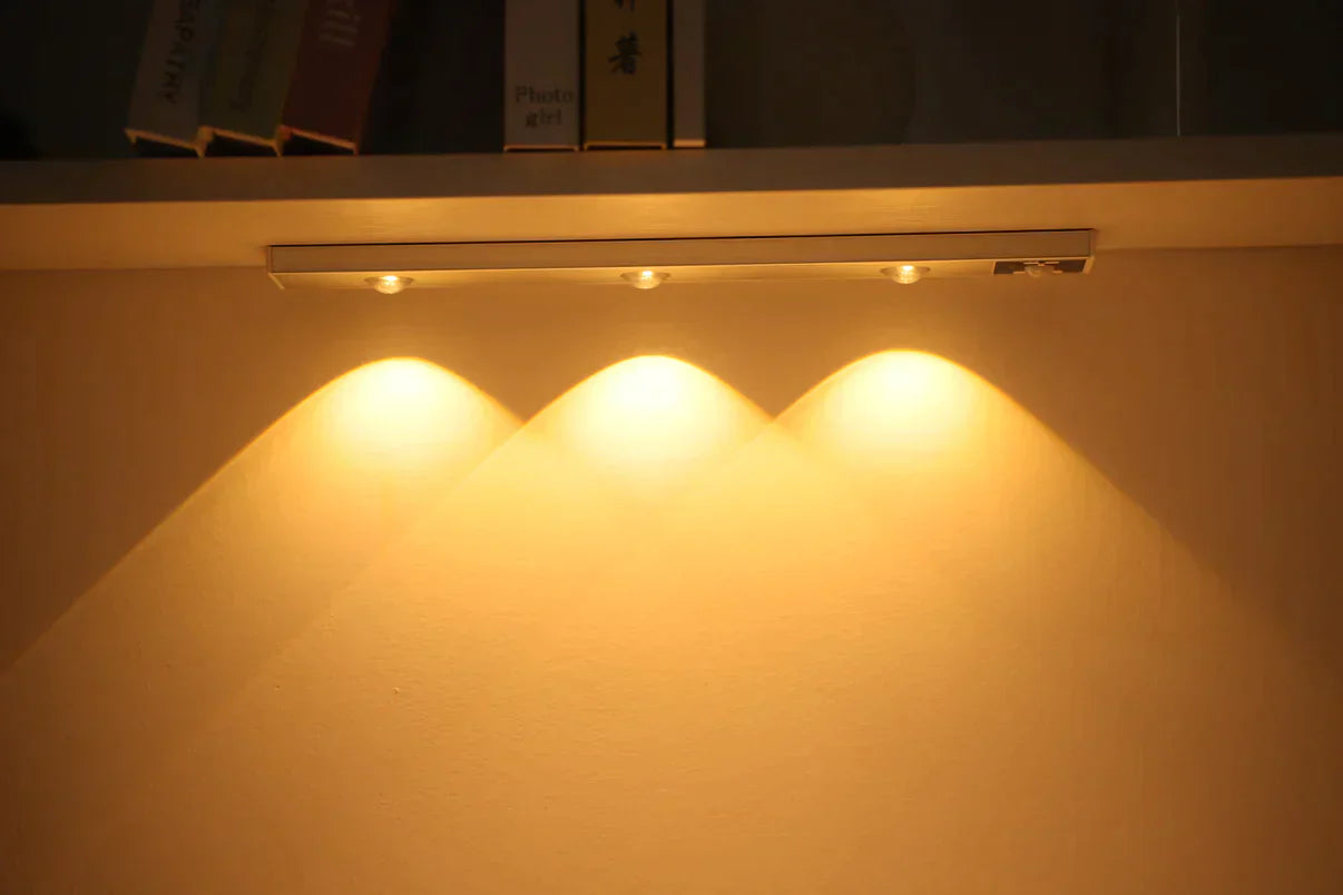 LED-valaisin Liiketunnistimella Yövalaistukseen