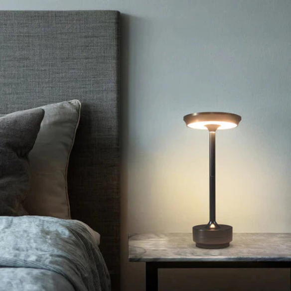 LuxeBeam™ Johdoton LED-pöytälamppu – Tyylikäs, Moderni ja Ladattava