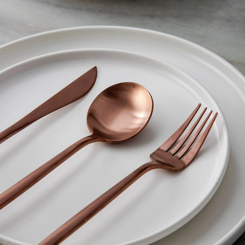 Ruokailuvälineet Minimalistinen Muotoilu