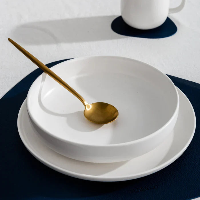 Ruokailuvälineet Minimalistinen Muotoilu