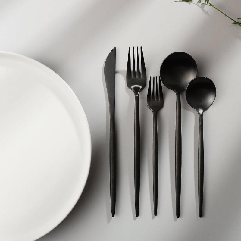 Ruokailuvälineet Minimalistinen Muotoilu