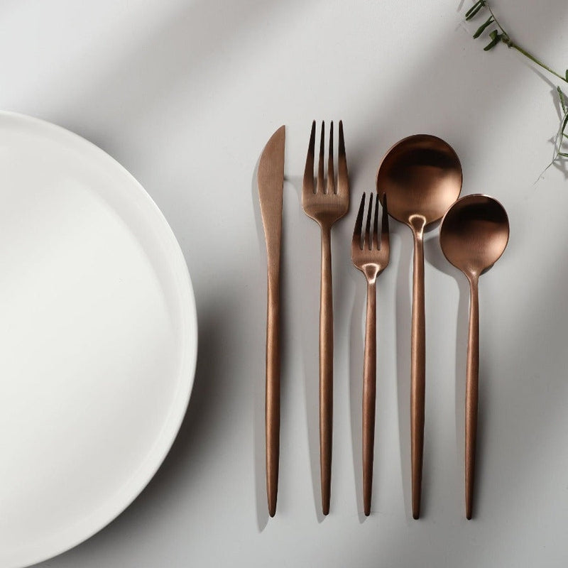 Ruokailuvälineet Minimalistinen Muotoilu