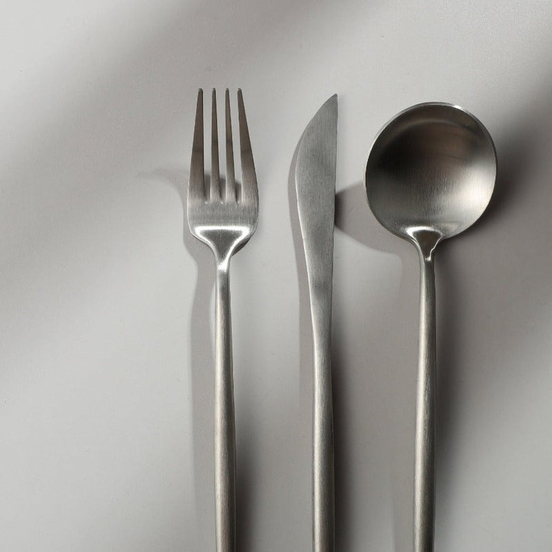 Ruokailuvälineet Minimalistinen Muotoilu