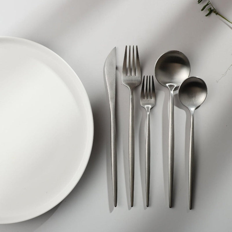 Ruokailuvälineet Minimalistinen Muotoilu