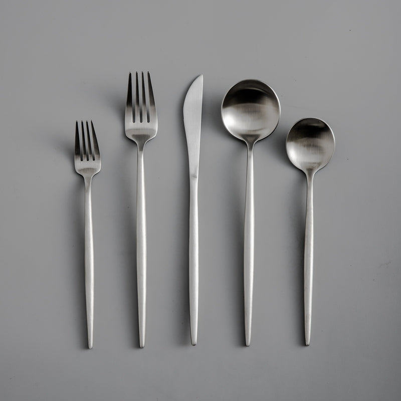 Ruokailuvälineet Minimalistinen Muotoilu